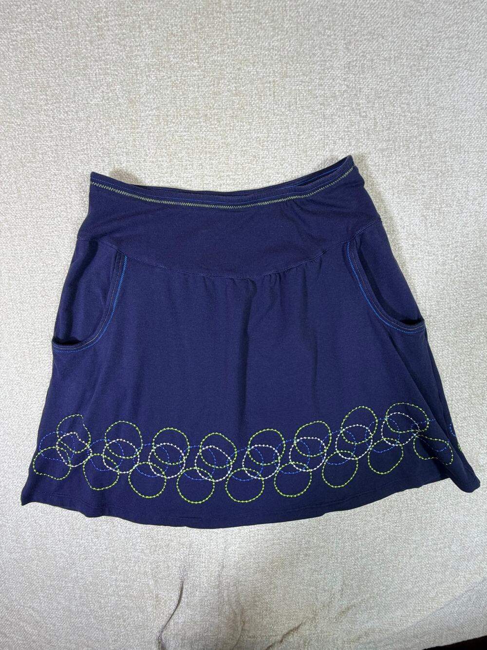 Title Nine Women's XS Blue Circle Embroidery Athletic Skirt Travel Casual Sport